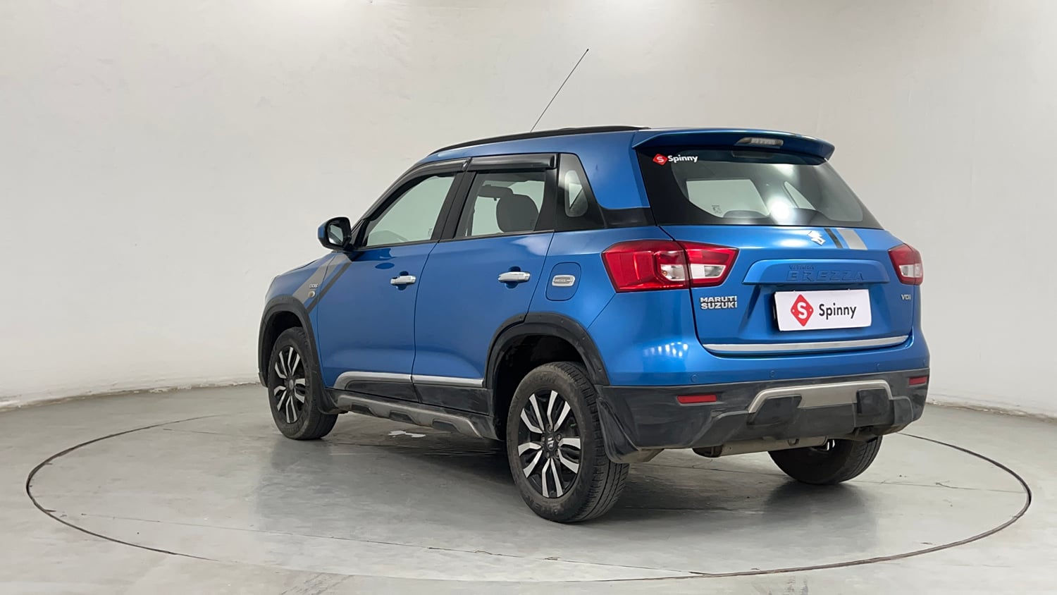 Used 2017 Maruti Suzuki Vitara Brezza VDi (O) Diesel Manual exterior LEFT REAR CORNER VIEW