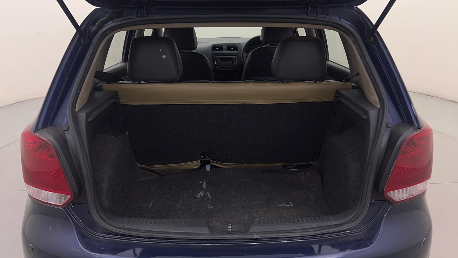 Used 2013 Volkswagen Polo Comfortline 1.2L (P) Petrol Manual interior DICKY INSIDE VIEW