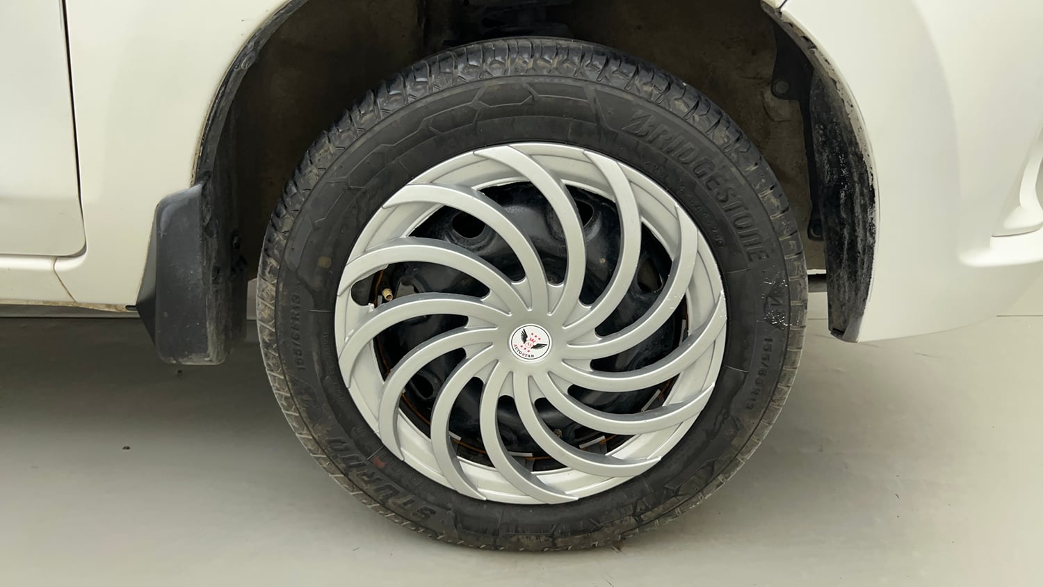 Used 2015 Maruti Suzuki Alto K10 VXi Petrol Manual tyres RIGHT FRONT TYRE RIM VIEW