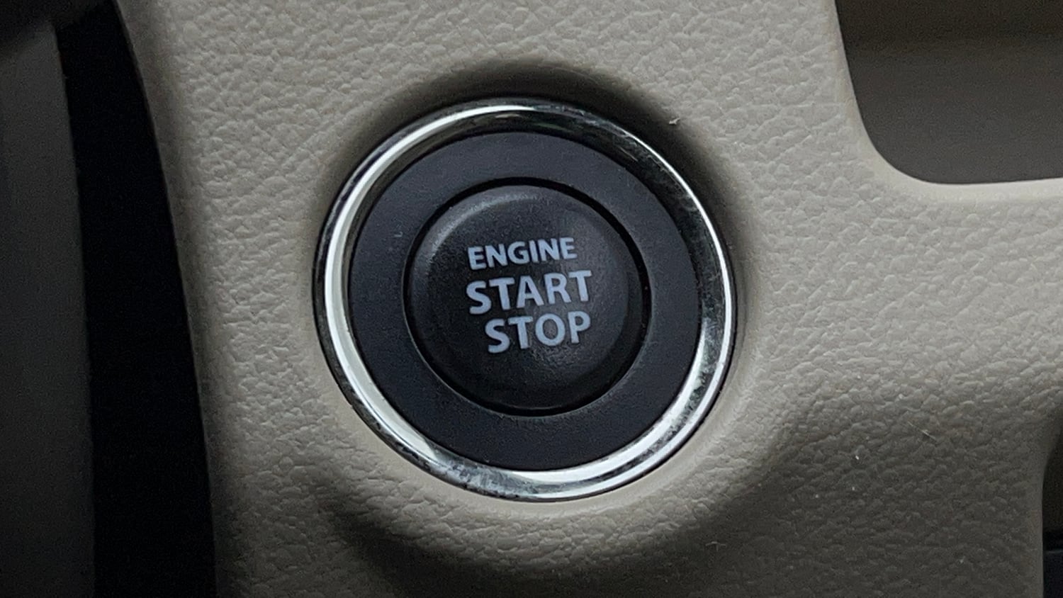 Used 2022 Maruti Suzuki Ciaz Alpha 1.5 AT Petrol Automatic top_features Keyless start