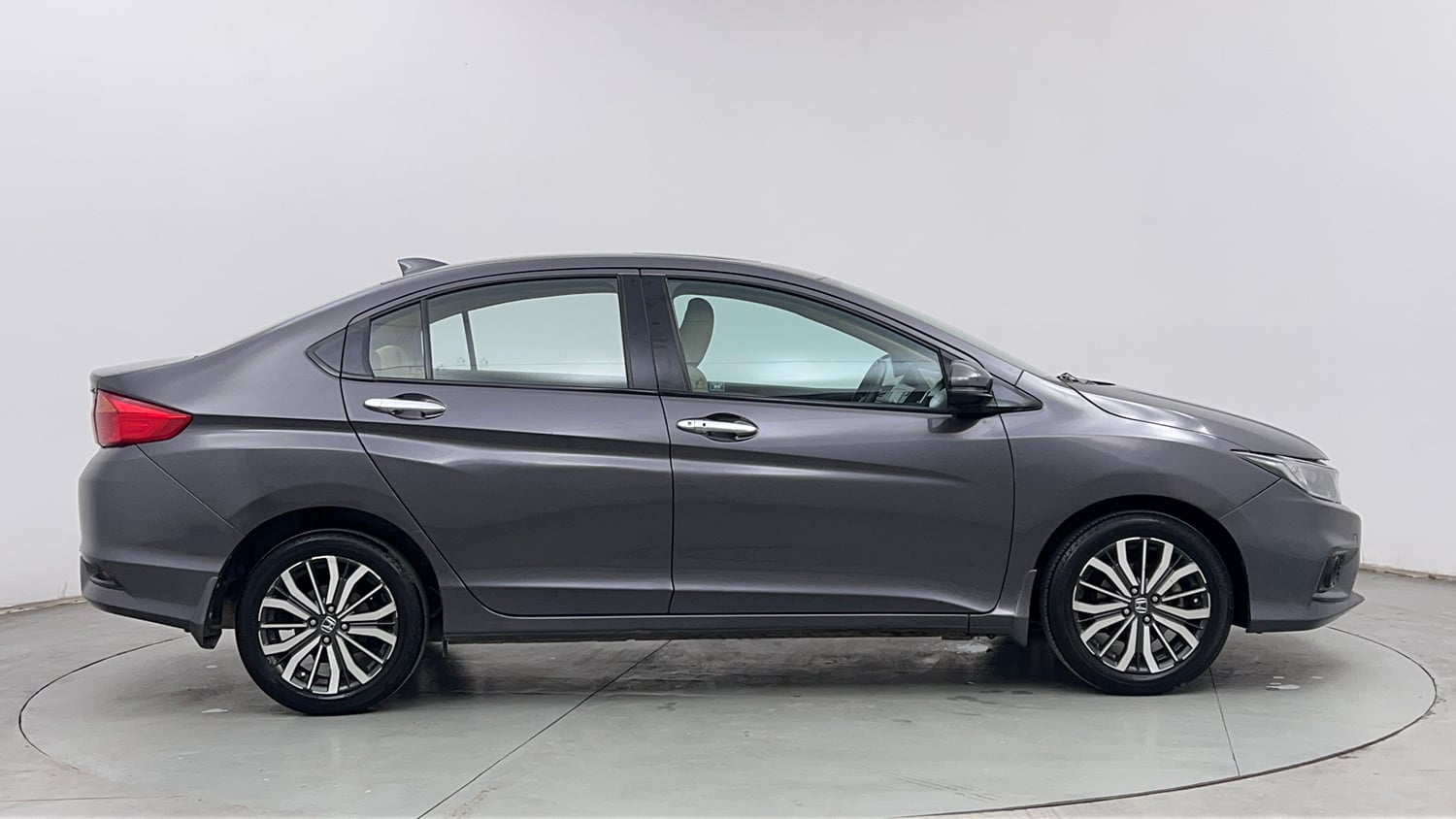 Used 2017 Honda City VX CVT Petrol Petrol Automatic exterior RIGHT SIDE VIEW