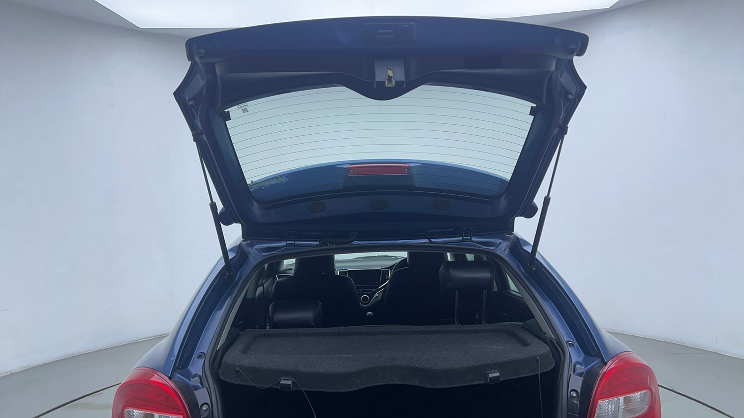Used 2018 Maruti Suzuki Baleno Alpha 1.2 Petrol Manual interior DICKY DOOR OPEN VIEW