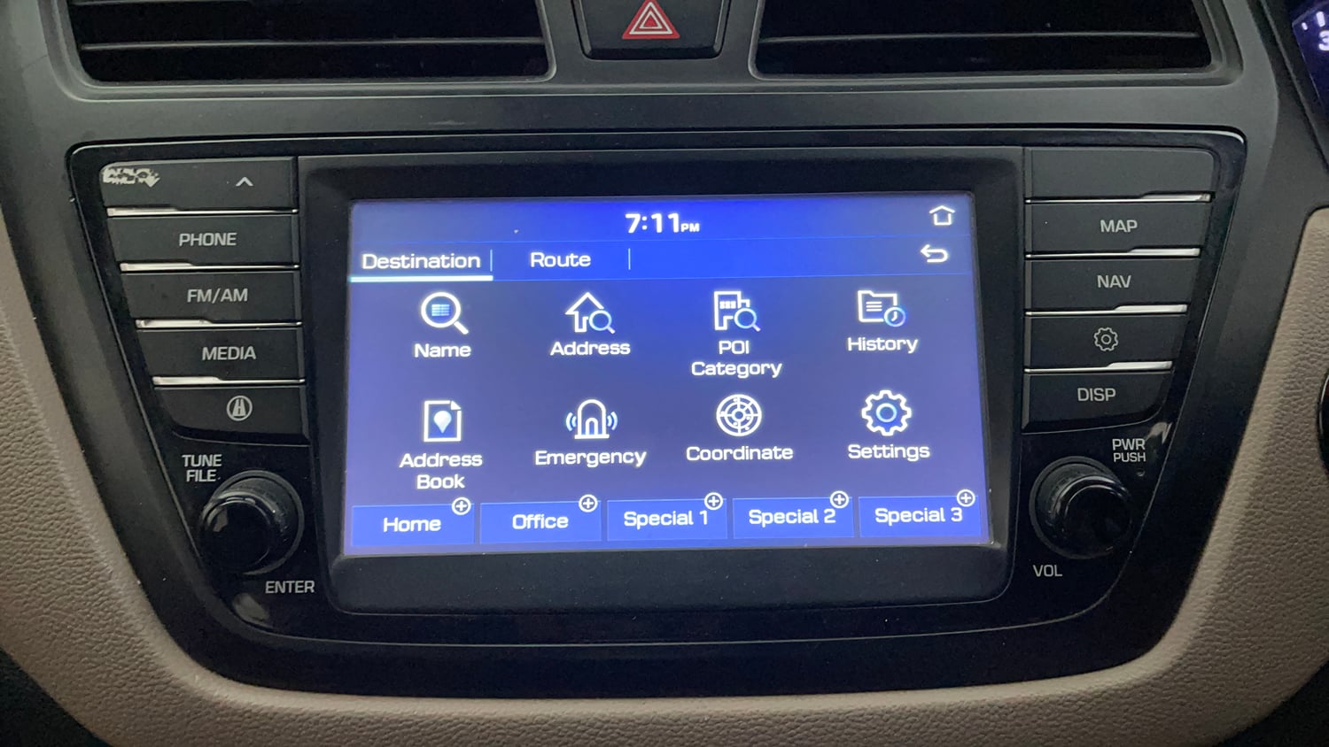 Used 2017 Hyundai Elite i20 Asta 1.2 (O) Petrol Manual top_features Integrated (in-dash) music system