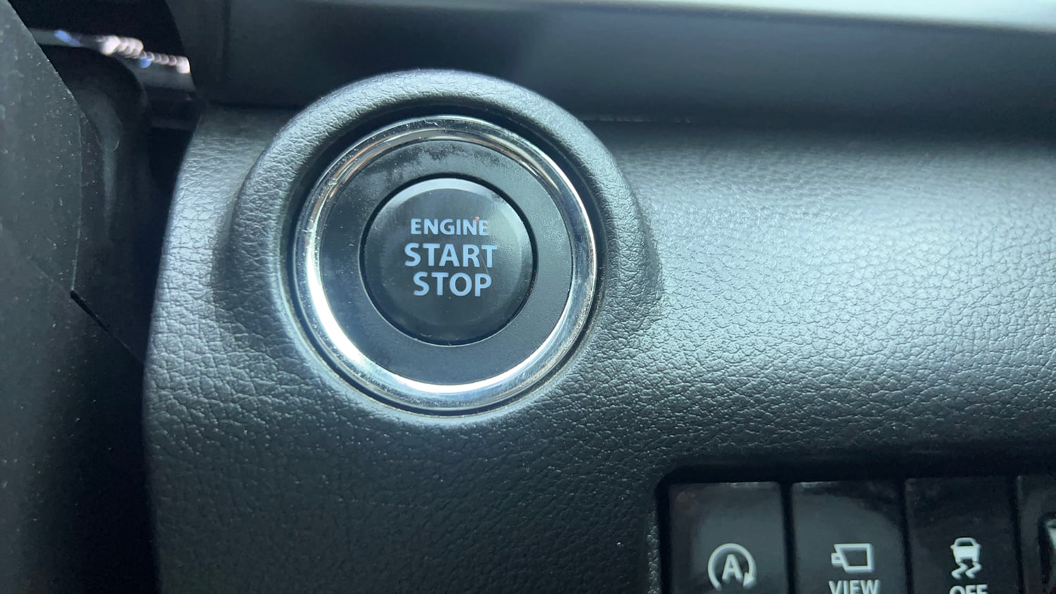 Used 2022 Maruti Suzuki XL6 Alpha Plus AT Petrol Petrol Automatic top_features Keyless start