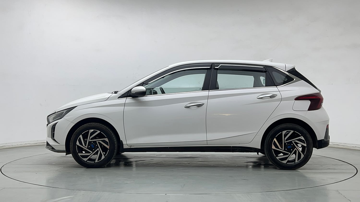 Used 2024 Hyundai New i20 Asta (O) 1.2 IVT Petrol Automatic exterior LEFT SIDE VIEW