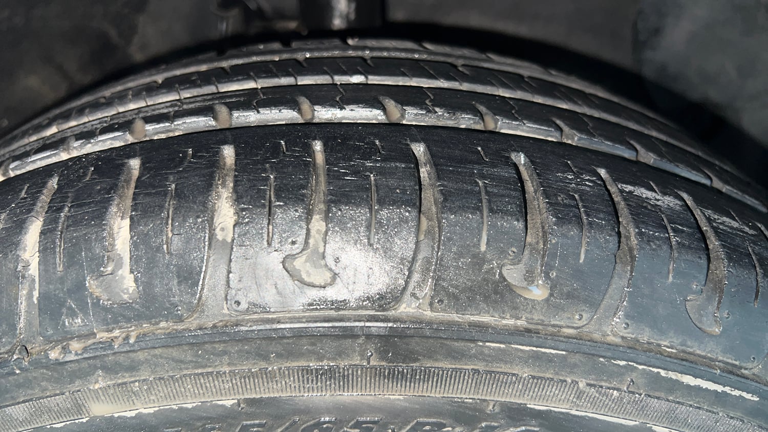 Used 2017 Hyundai Grand i10 Magna 1.2 Kappa VTVT Petrol Manual tyres RIGHT FRONT TYRE TREAD VIEW