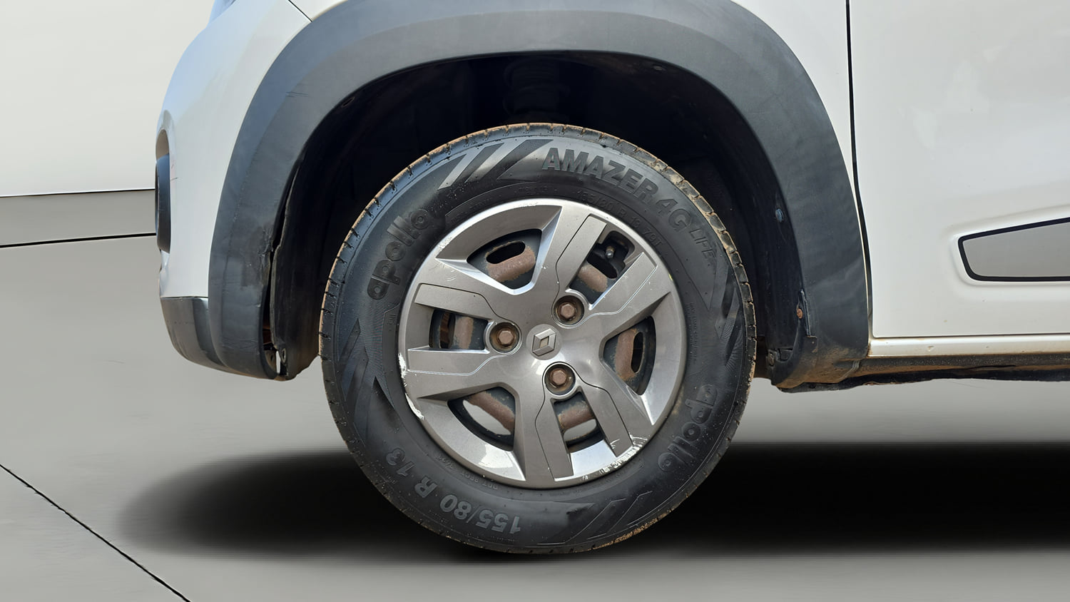 Used 2017 Renault Kwid 1.0 RXT Opt Petrol Manual tyres LEFT FRONT TYRE RIM VIEW