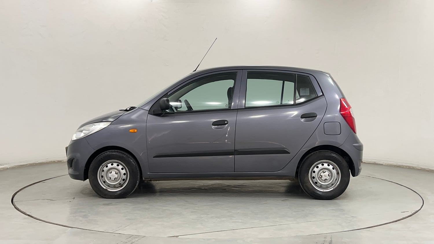 Used 2015 Hyundai i10 Magna 1.1 iRDE2 Petrol Manual exterior LEFT SIDE VIEW