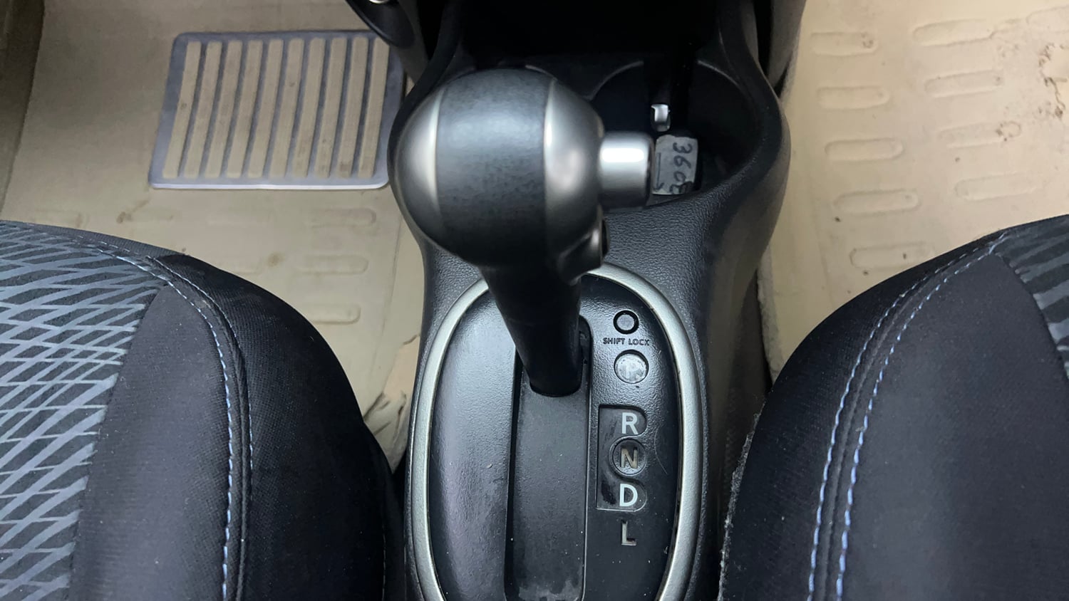 Used 2018 Nissan Micra XV CVT Petrol Automatic interior GEAR  KNOB VIEW