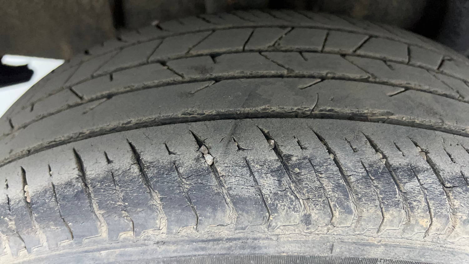 Used 2022 Renault Kiger RXZ AMT Petrol Automatic tyres RIGHT REAR TYRE TREAD VIEW