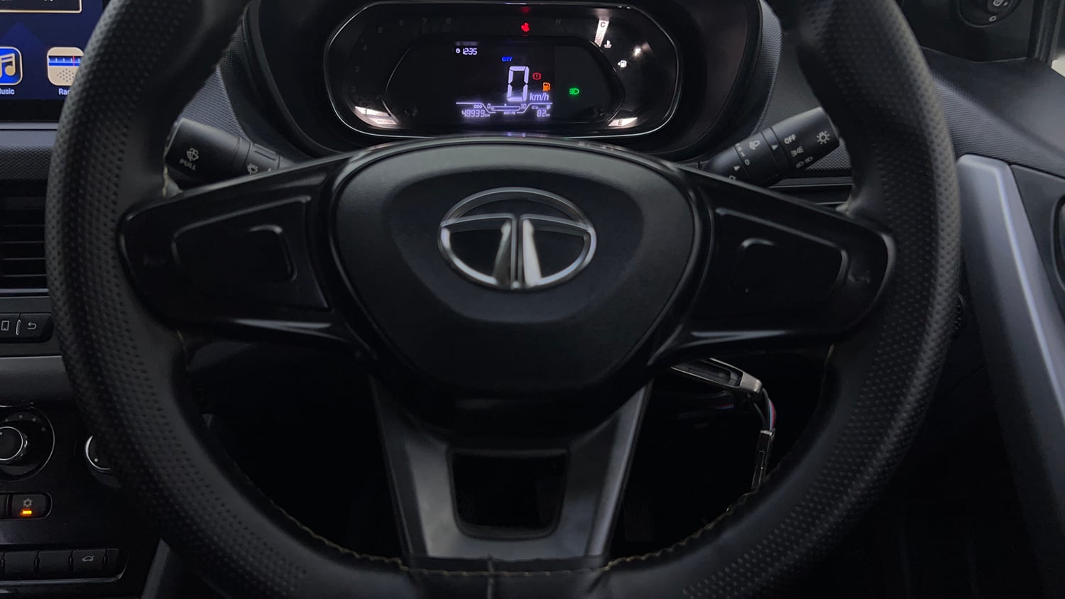Used 2023 Tata Nexon XM Diesel Diesel Manual top_features Airbags