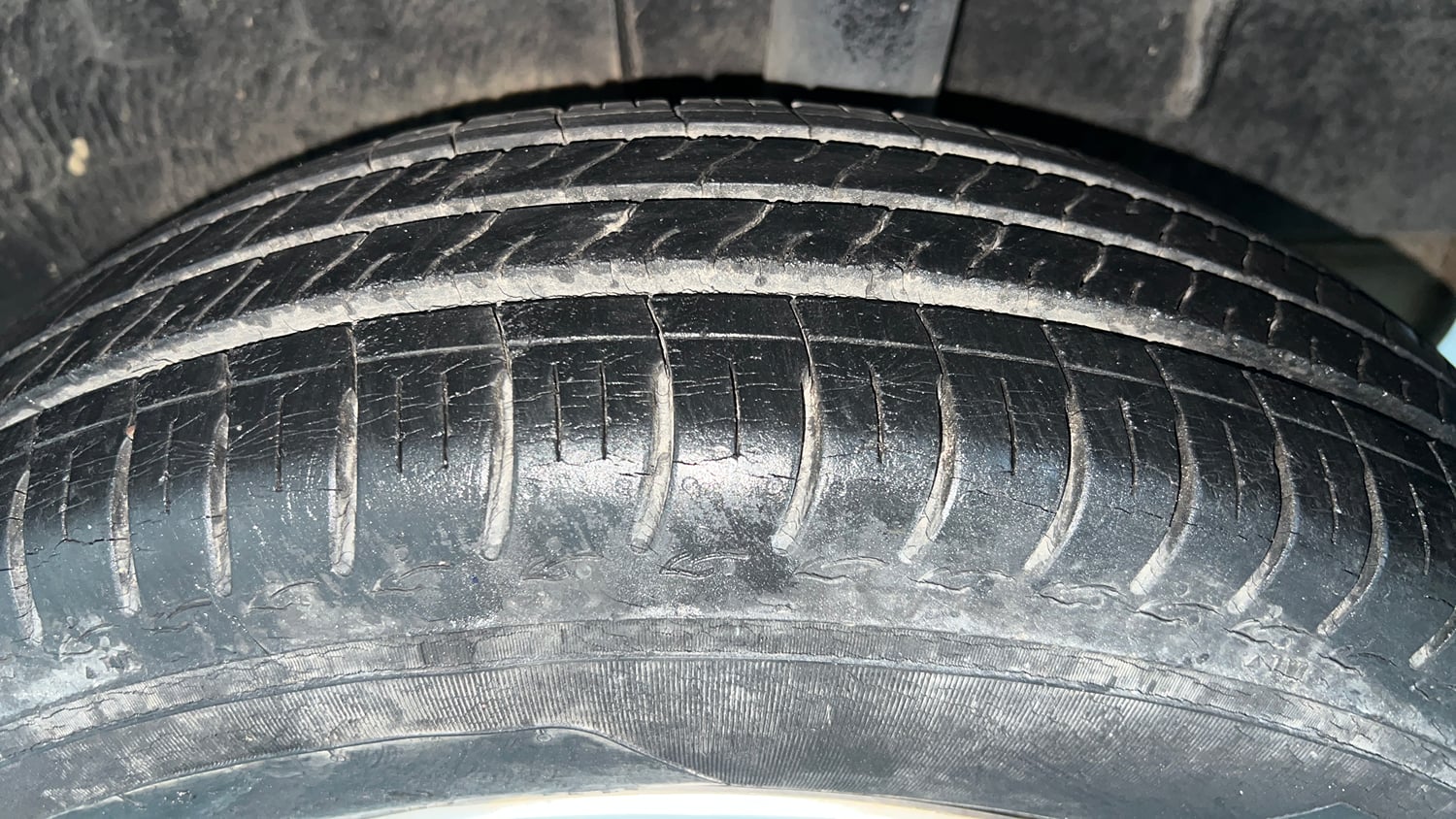 Used 2020 Renault Triber RXL Petrol Manual tyres LEFT REAR TYRE TREAD VIEW