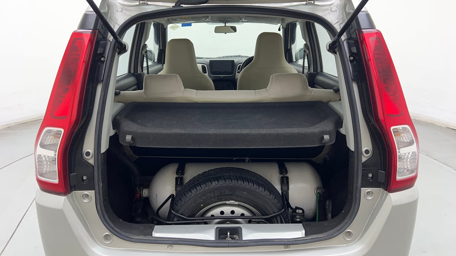 Used 2022 Maruti Suzuki Wagon R LXI 1.0 CNG Cng Manual interior DICKY INSIDE VIEW