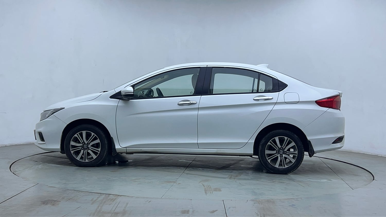 Used 2019 Honda City V CVT Petrol Petrol Automatic exterior LEFT SIDE VIEW