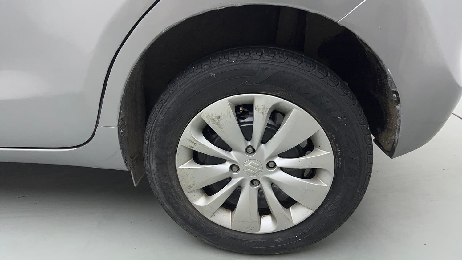 Used 2019 Maruti Suzuki Baleno Delta 1.2 Petrol Manual tyres LEFT REAR TYRE RIM VIEW