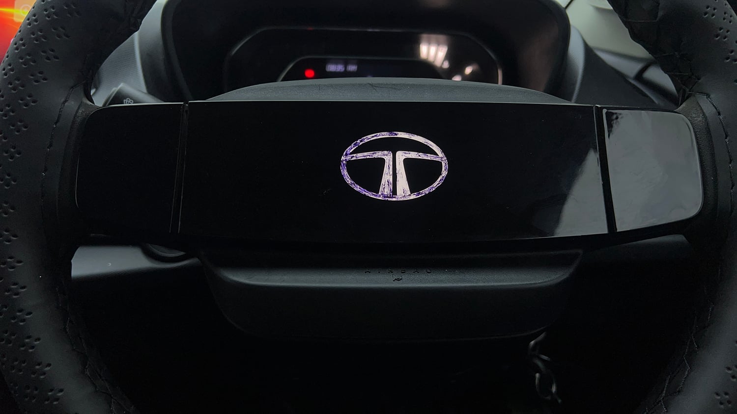 Used 2024 Tata Nexon Smart (O) 1.2 Petrol 5MT Petrol Manual top_features Airbags