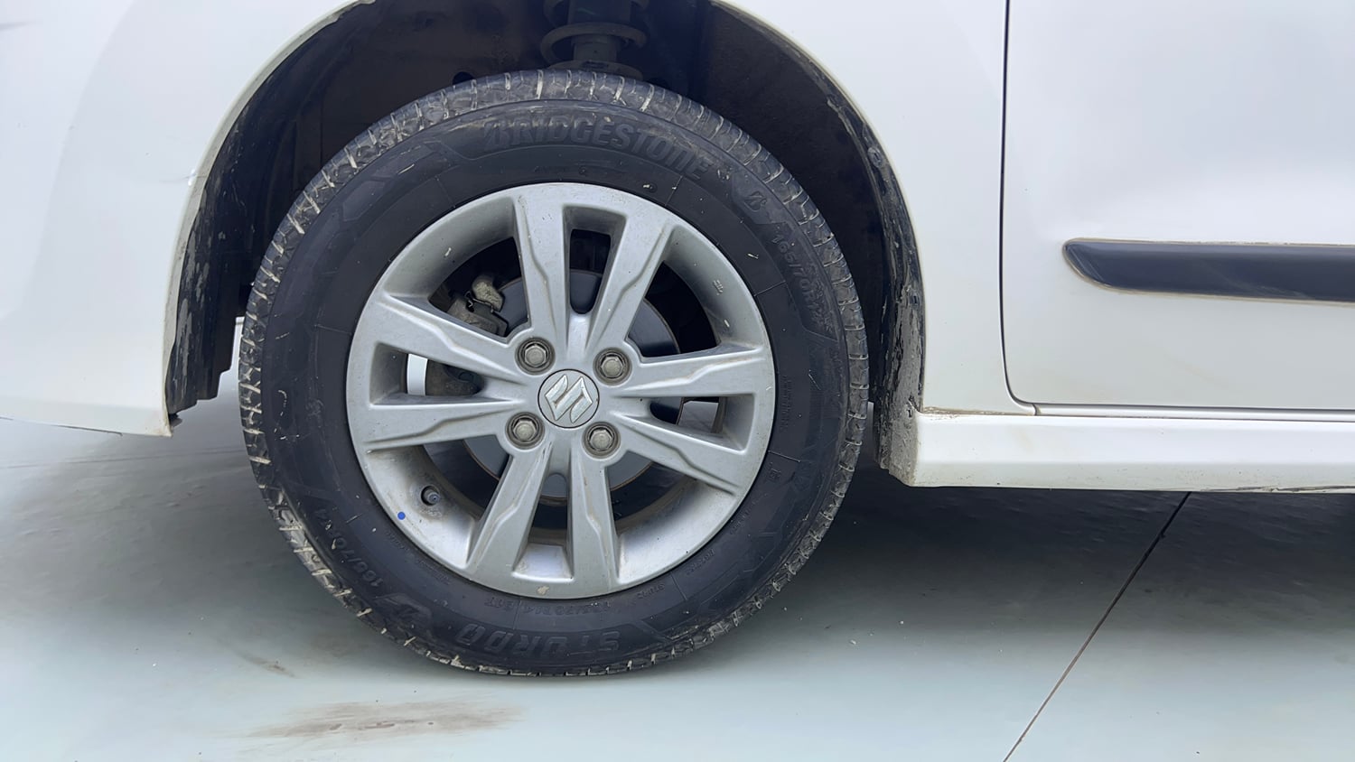 Used 2018 Maruti Suzuki Wagon R VXI+ AMT Petrol Automatic tyres LEFT FRONT TYRE RIM VIEW