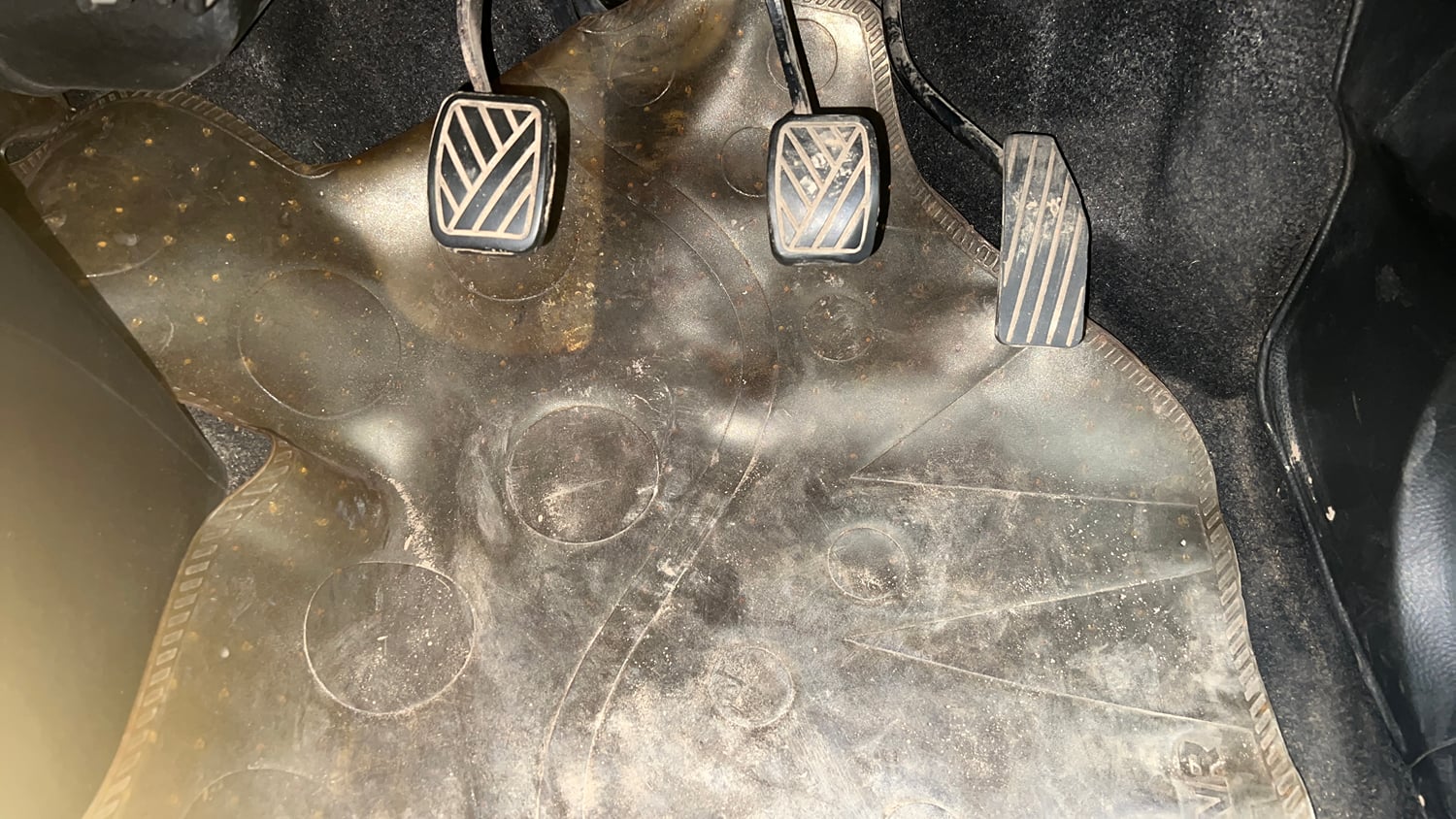 Used 2016 Maruti Suzuki Wagon R VXI Petrol Manual interior PEDALS VIEW