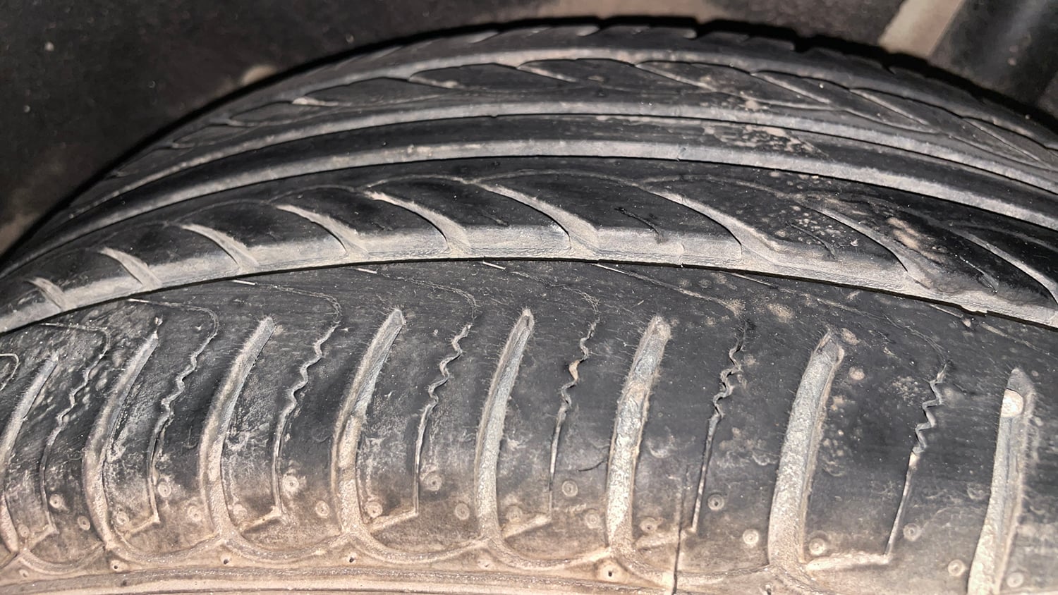 Used 2016 Ford EcoSport Titanium 1.5L TDCi Diesel Manual tyres LEFT REAR TYRE TREAD VIEW