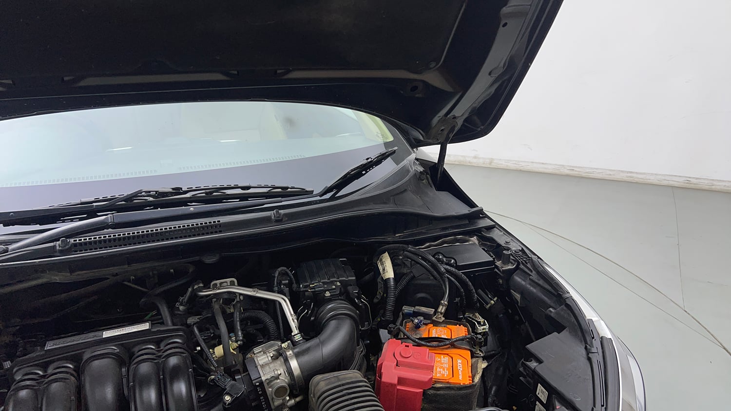 Used 2021 Honda City V Petrol Petrol Manual engine ENGINE LEFT SIDE HINGE & APRON VIEW