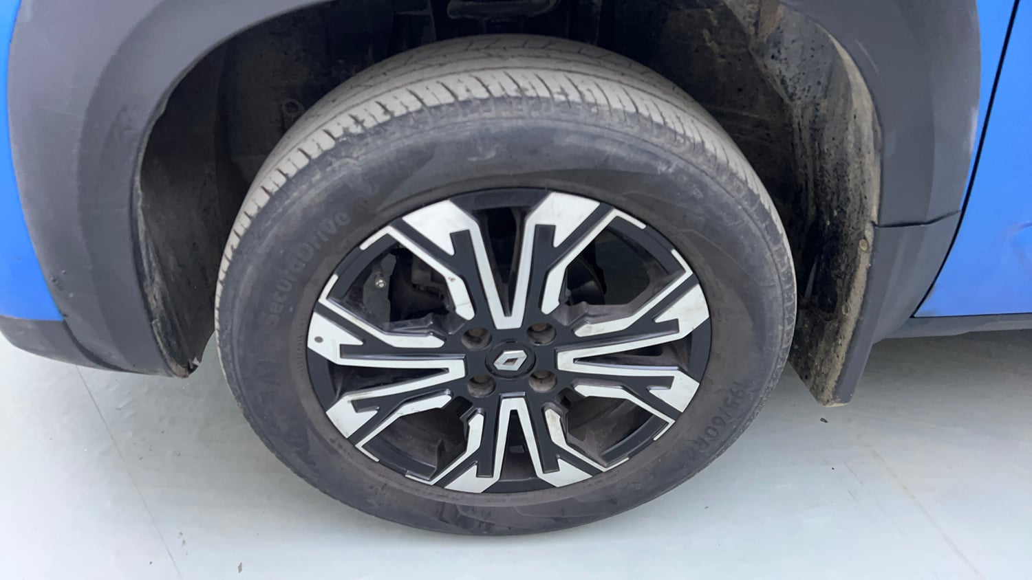 Used 2022 Renault Kiger RXZ AMT Petrol Automatic tyres LEFT FRONT TYRE RIM VIEW