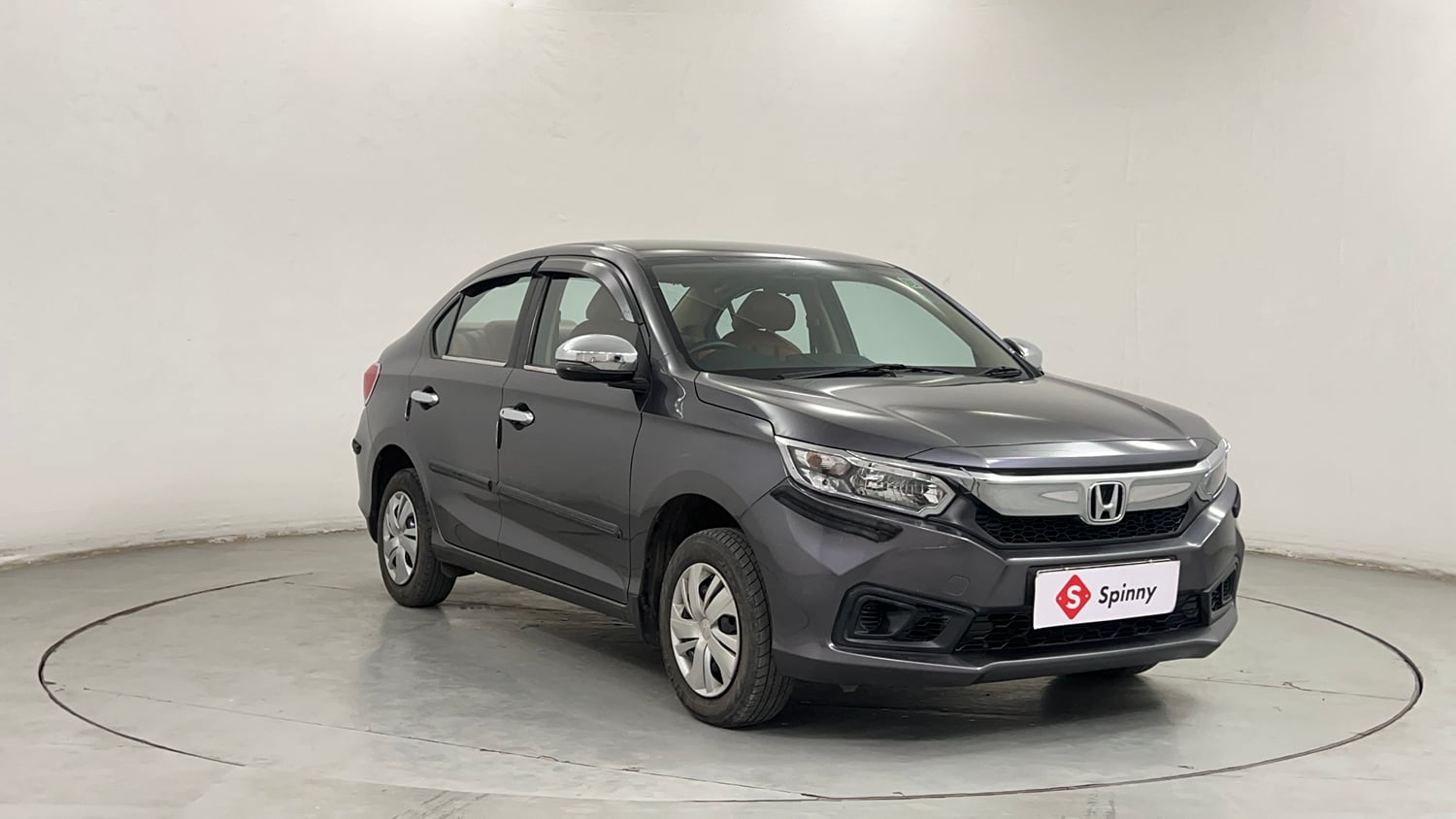 Used 2019 Honda Amaze 1.2 S MT Petrol Petrol Manual exterior RIGHT FRONT CORNER VIEW