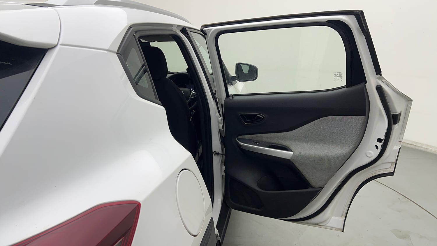 Used 2021 Nissan Magnite XE Petrol Manual interior RIGHT REAR DOOR OPEN VIEW