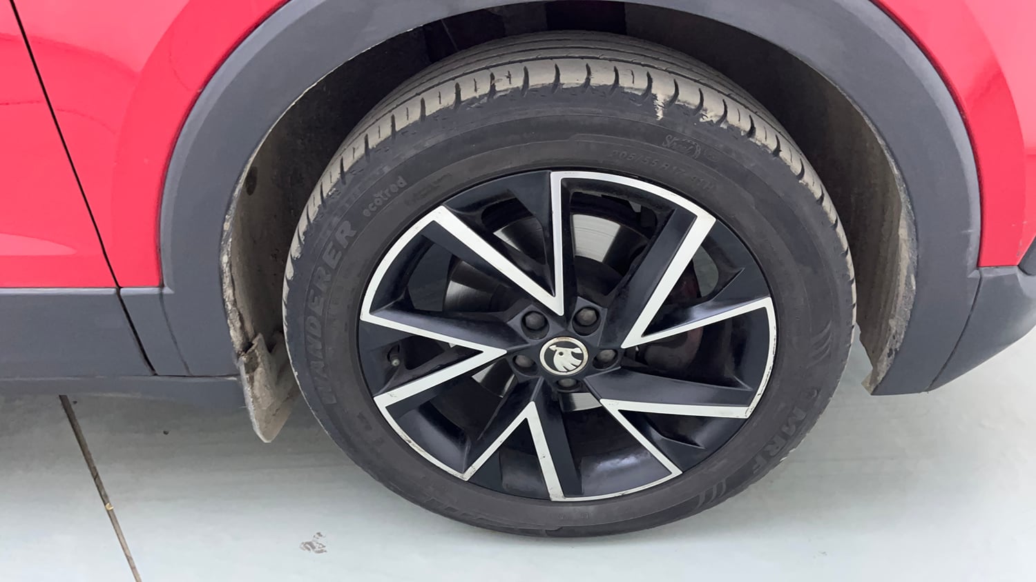 Used 2023 Skoda Kushaq Monte Carlo 1.5L TSI MT Petrol Manual tyres RIGHT FRONT TYRE RIM VIEW
