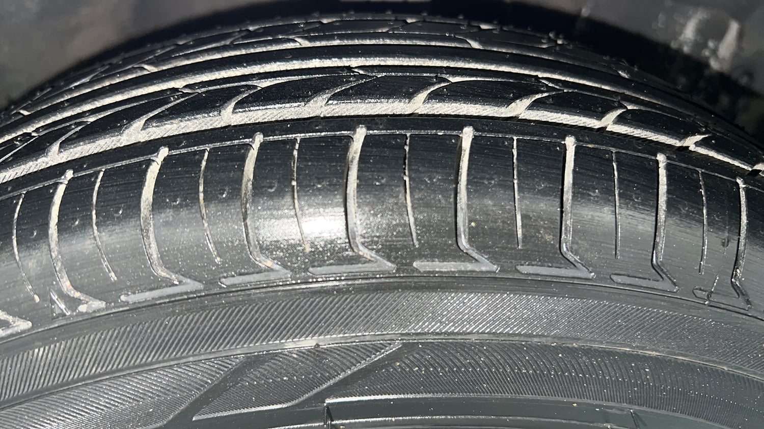 Used 2018 Hyundai Eon Era + AirBag Petrol Manual tyres RIGHT FRONT TYRE TREAD VIEW