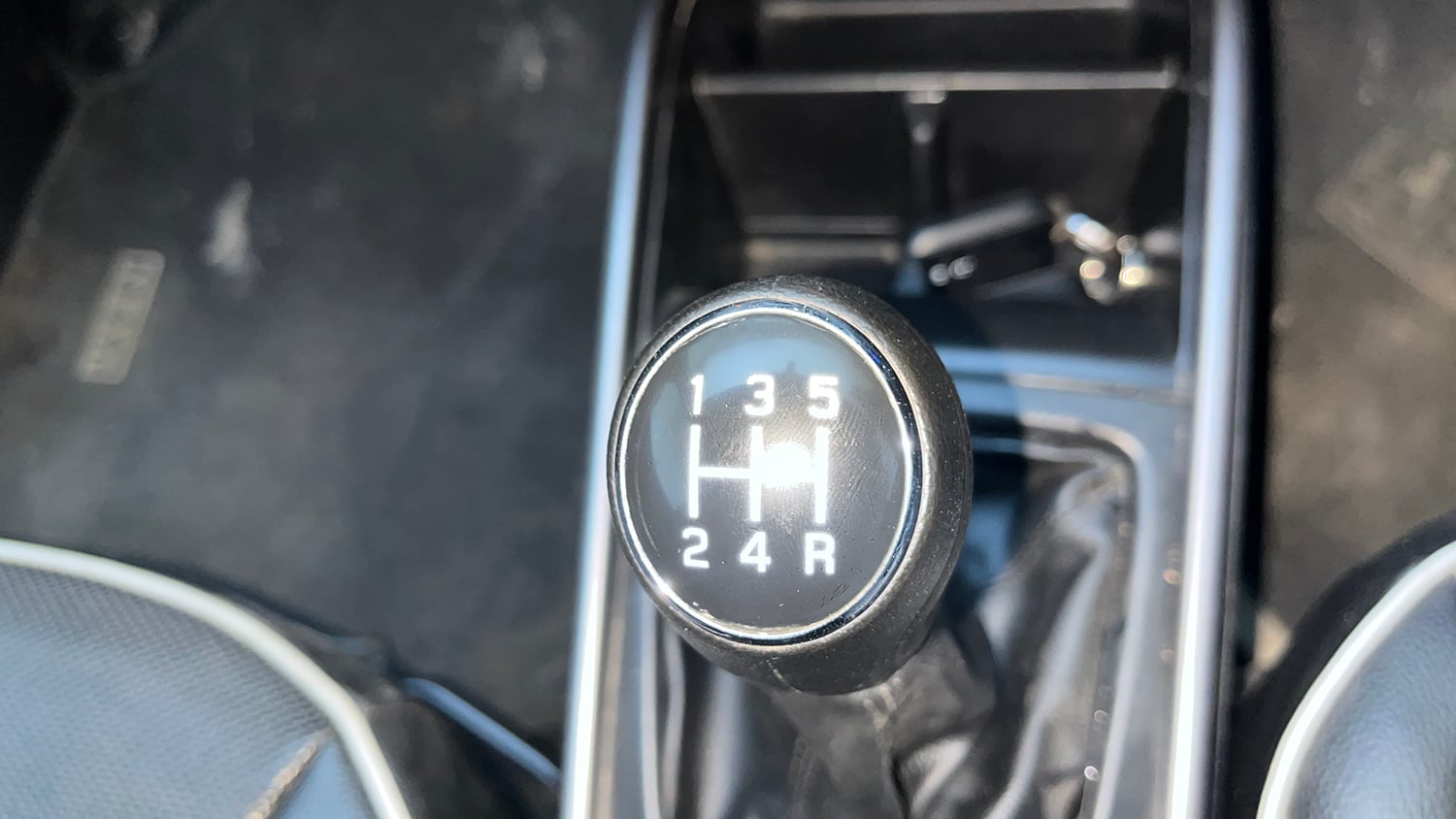 Used 2021 Maruti Suzuki Baleno Zeta Petrol Manual interior GEAR  KNOB VIEW