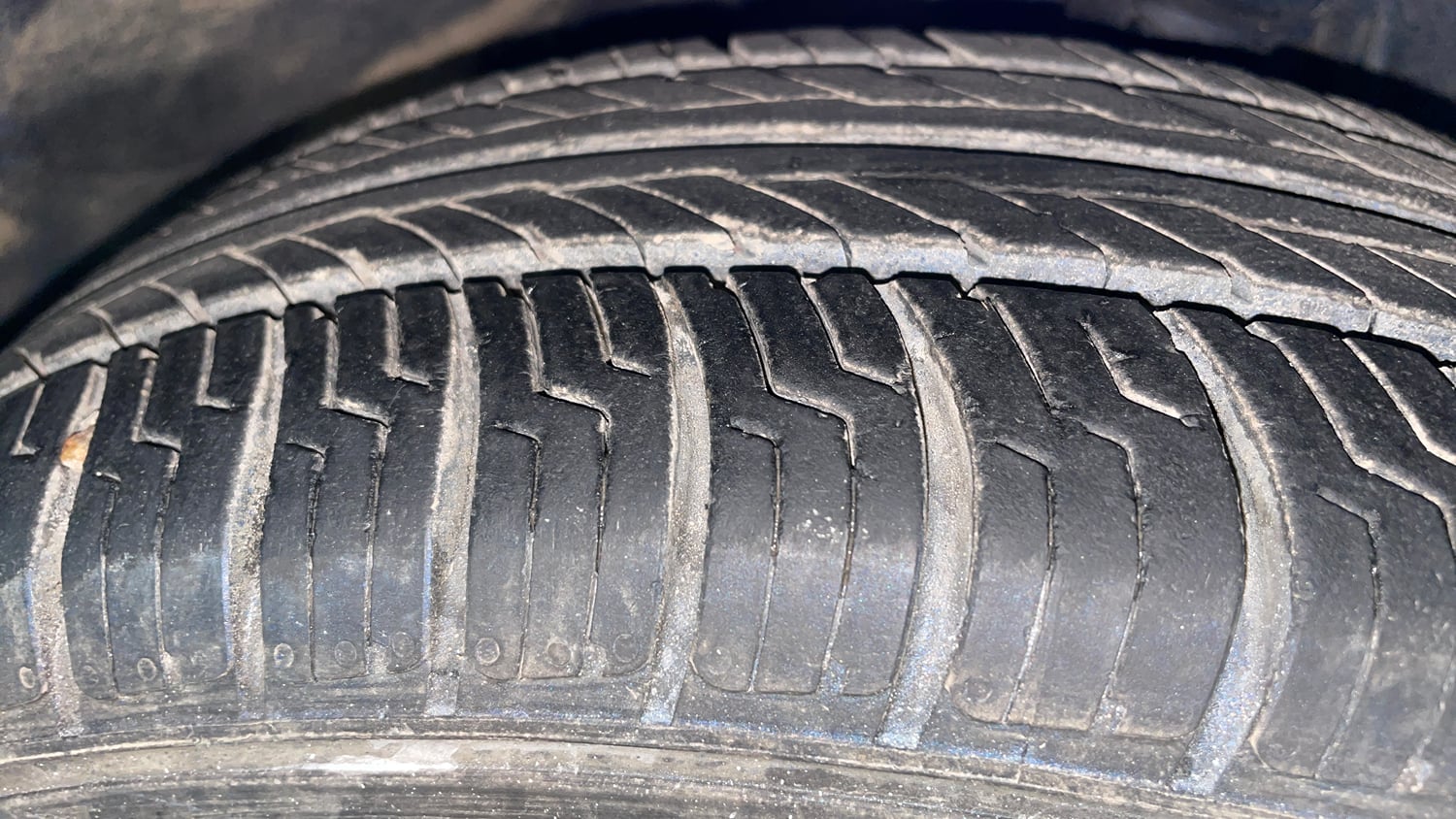 Used 2012 Hyundai Eon Magna + Petrol Manual tyres RIGHT FRONT TYRE TREAD VIEW