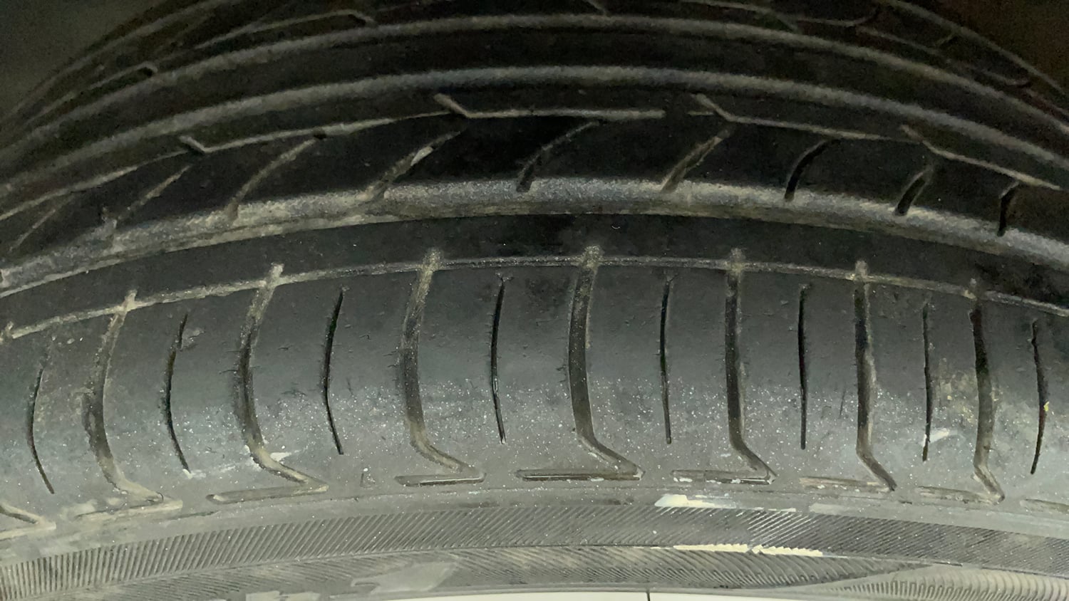 Used 2017 Hyundai Elite i20 Asta 1.2 (O) Petrol Manual tyres LEFT FRONT TYRE TREAD VIEW