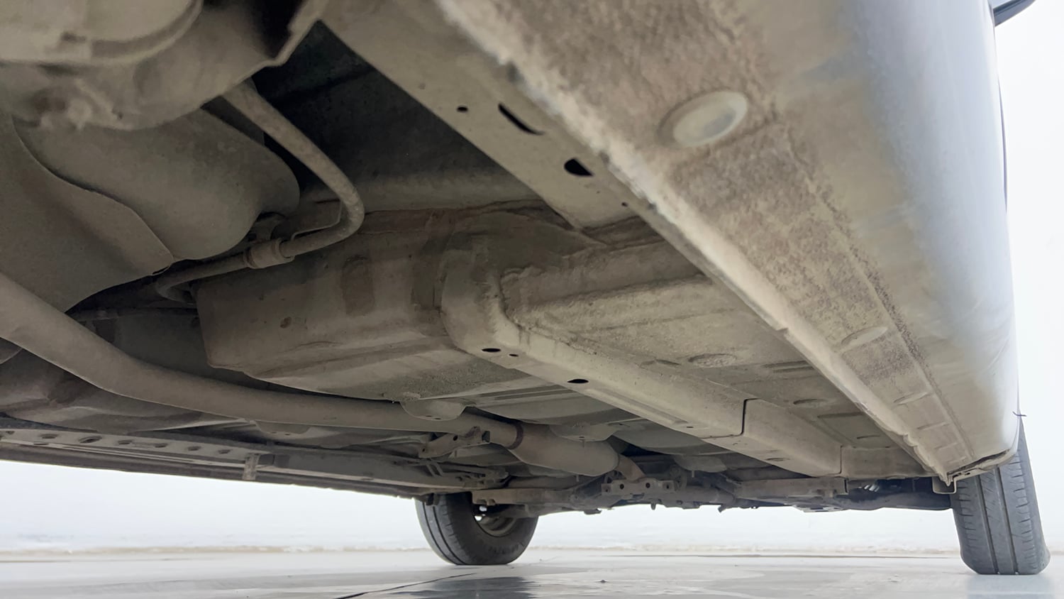 Used 2015 Hyundai i10 Magna 1.1 iRDE2 Petrol Manual extra REAR RIGHT UNDERBODY VIEW