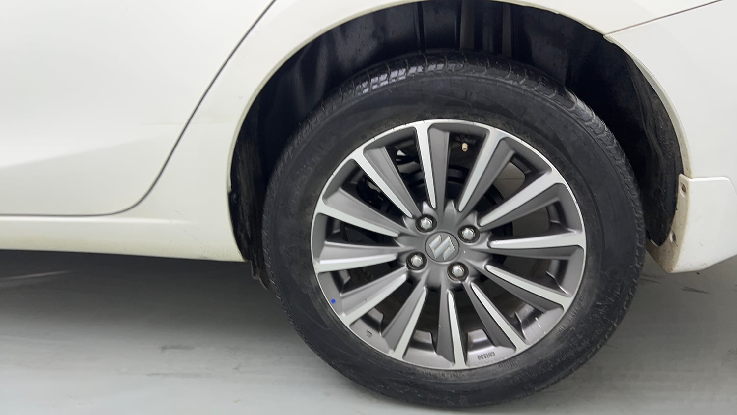 Used 2022 Maruti Suzuki Ciaz Alpha 1.5 AT Petrol Automatic tyres LEFT REAR TYRE RIM VIEW