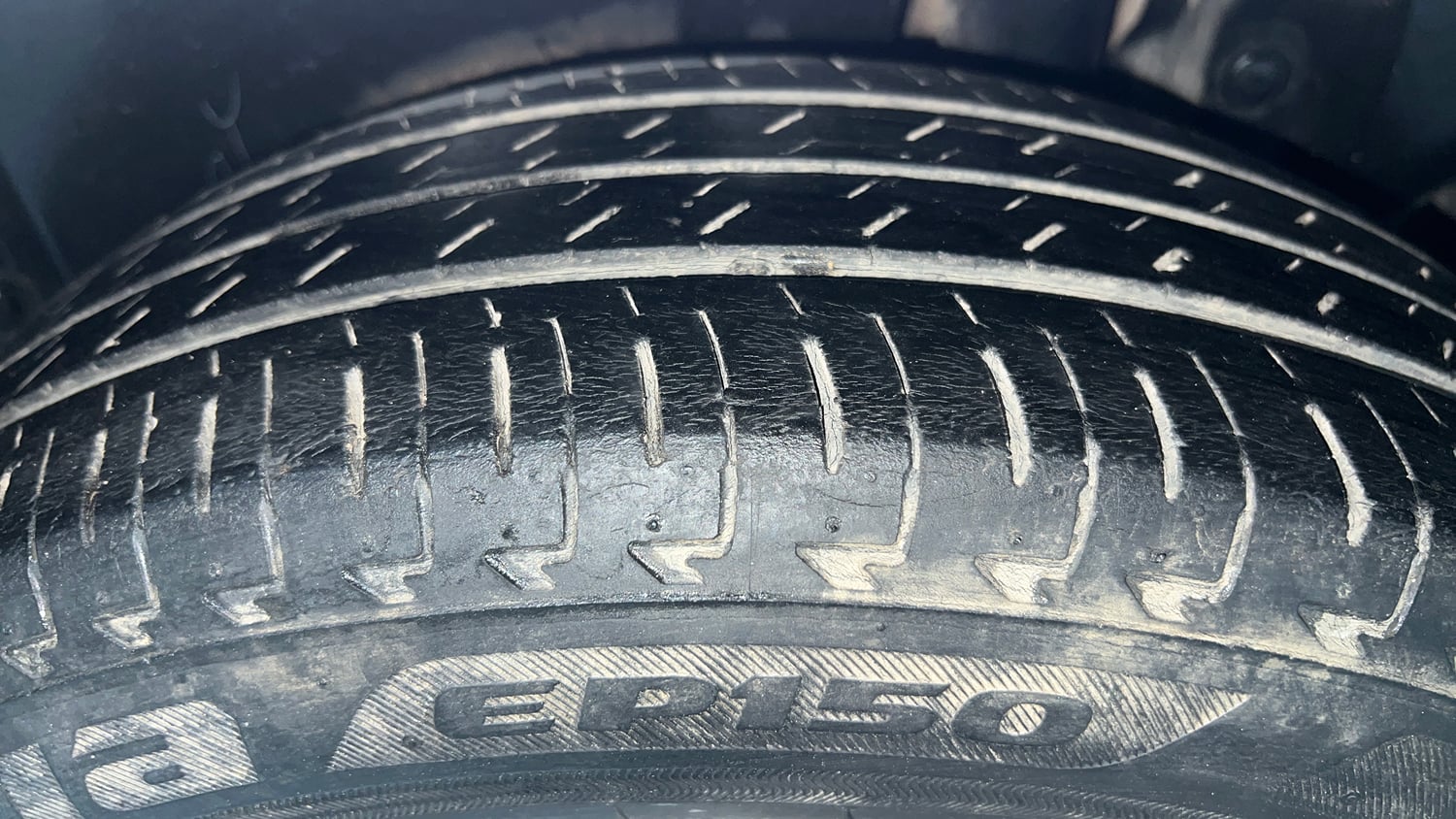 Used 2013 Maruti Suzuki Ertiga Vxi Petrol Manual tyres LEFT REAR TYRE TREAD VIEW