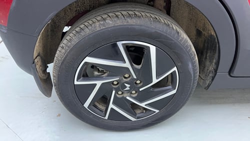 Used 2024 Mahindra XUV 3XO AX7L 1.2 Petrol AT Petrol Automatic tyres RIGHT REAR TYRE RIM VIEW