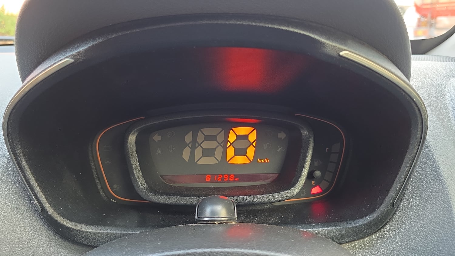 Used 2017 Renault Kwid 1.0 RXT Opt Petrol Manual interior CLUSTERMETER VIEW