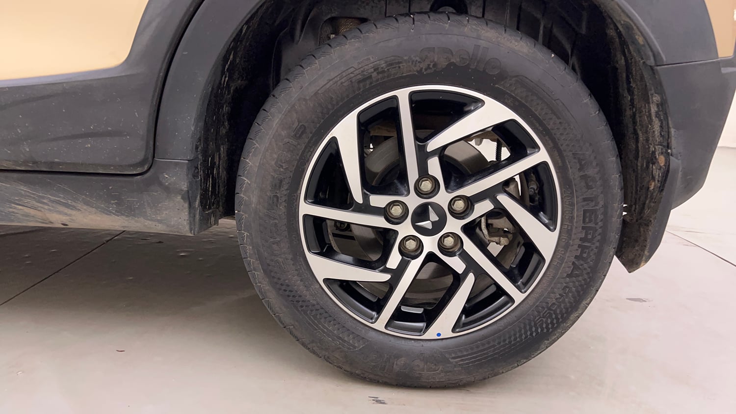 Used 2026 Mahindra XUV 3XO AX5 1.2 Petrol AT Petrol Automatic tyres LEFT REAR TYRE RIM VIEW