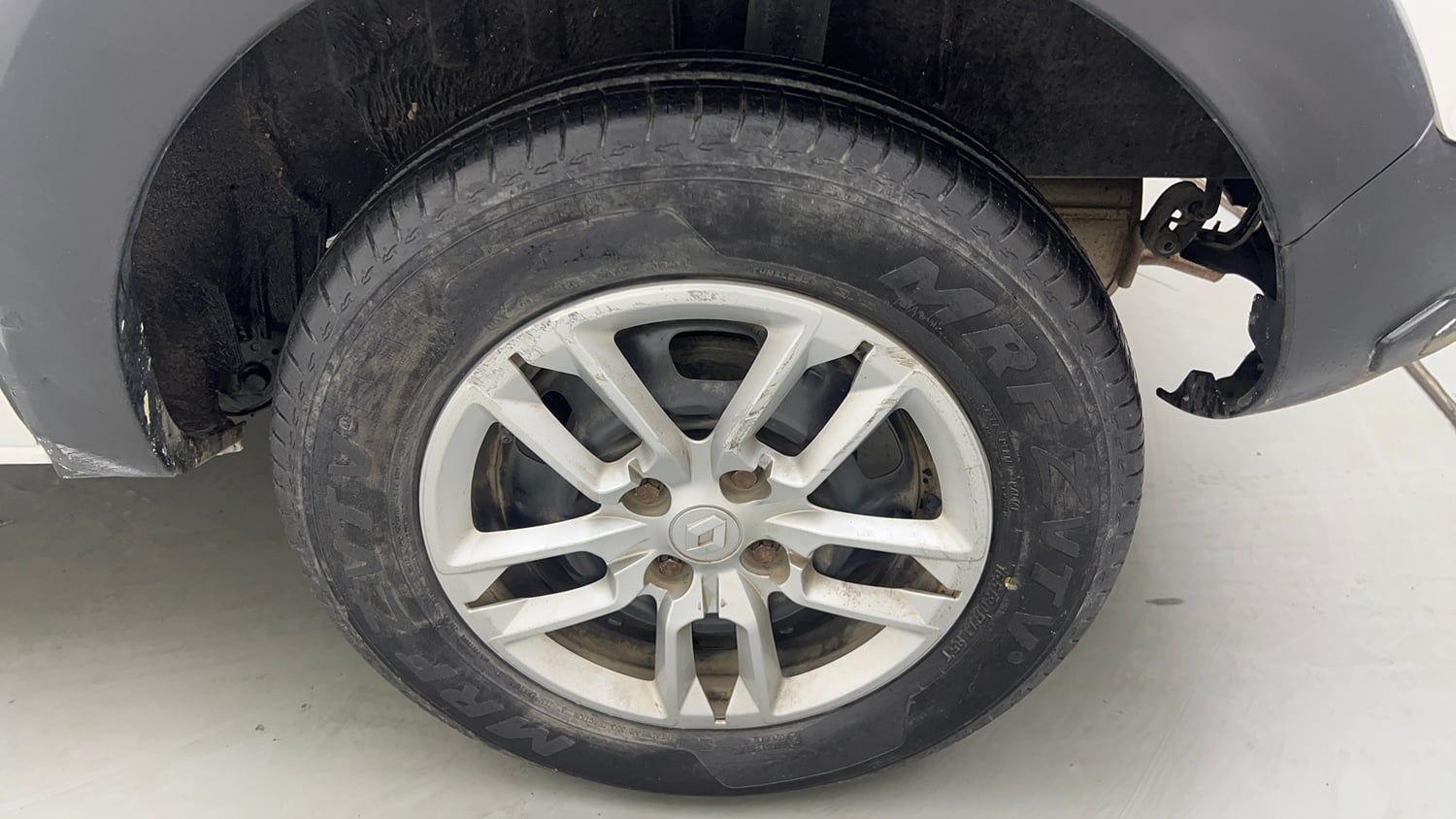 Used 2020 Renault Triber RXL Petrol Manual tyres LEFT REAR TYRE RIM VIEW