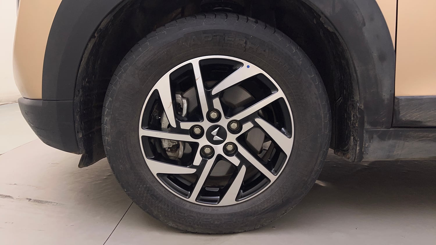 Used 2026 Mahindra XUV 3XO AX5 1.2 Petrol AT Petrol Automatic tyres LEFT FRONT TYRE RIM VIEW