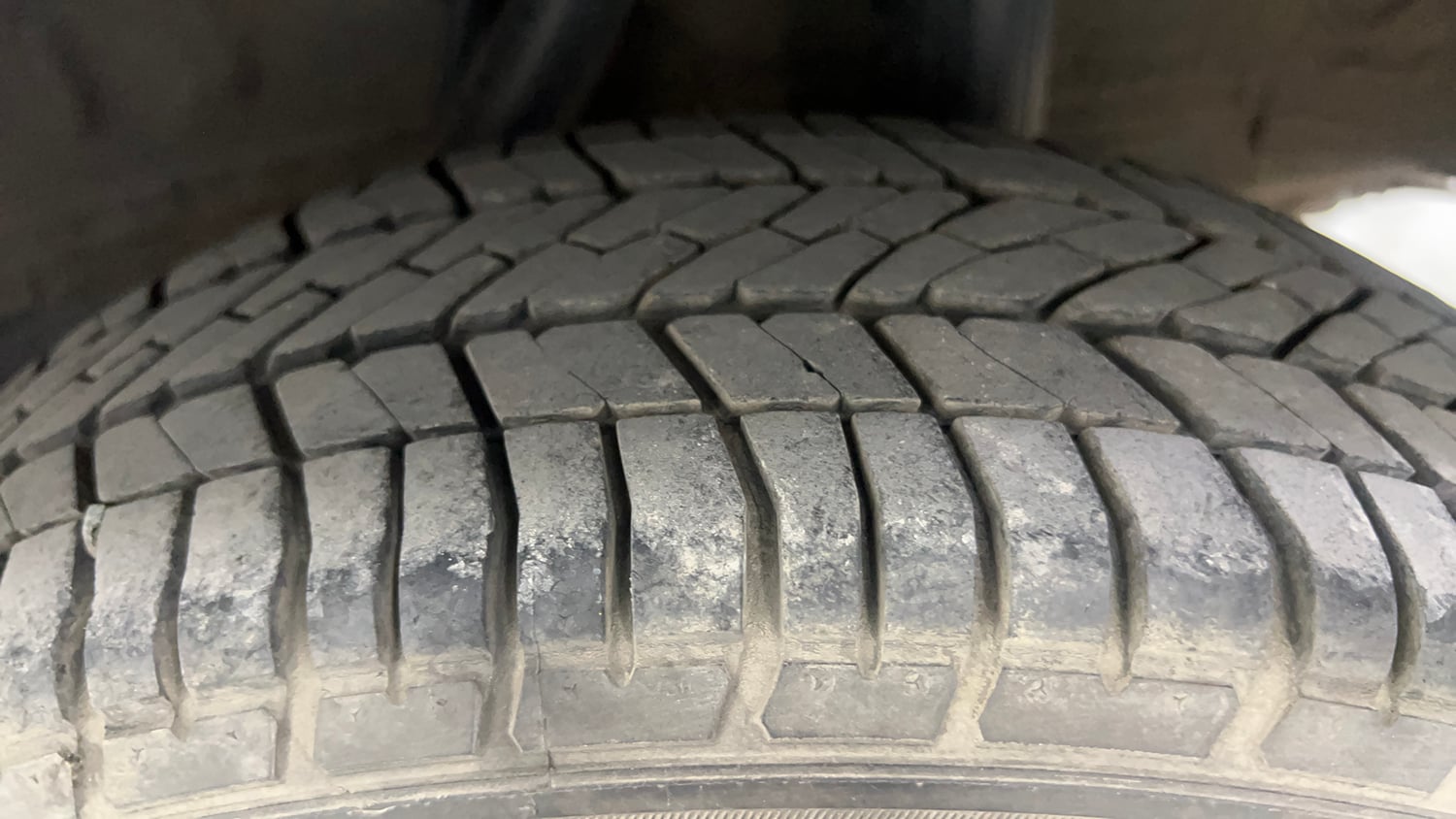 Used 2019 Honda Amaze 1.2 S MT Petrol Petrol Manual tyres LEFT REAR TYRE TREAD VIEW
