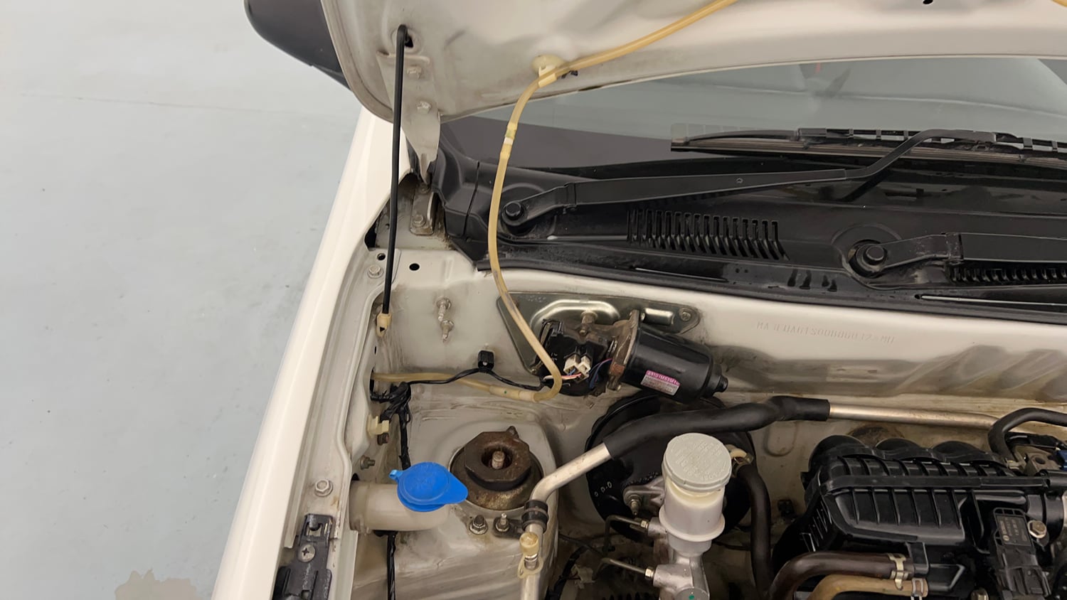 Used 2018 Maruti Suzuki Alto 800 VXi Petrol Manual engine ENGINE RIGHT SIDE HINGE & APRON VIEW
