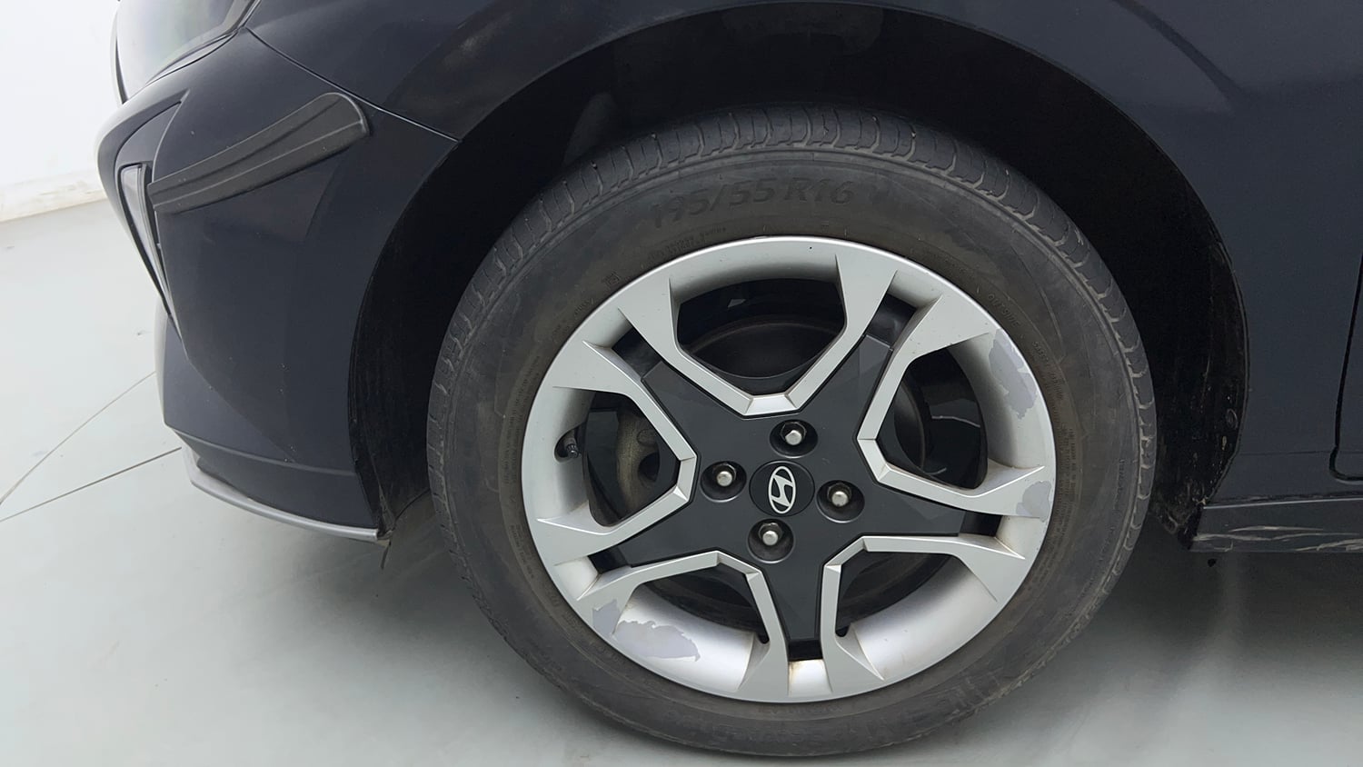 Used 2023 Hyundai New i20 Sportz 1.2 MT Petrol Manual tyres LEFT FRONT TYRE RIM VIEW