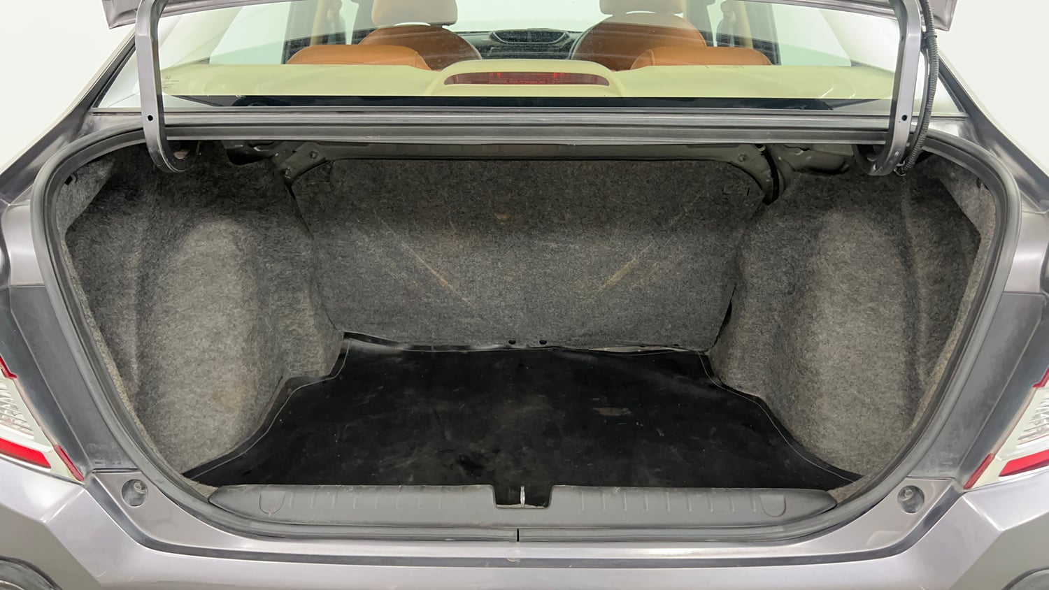 Used 2019 Honda Amaze 1.2 S MT Petrol Petrol Manual interior DICKY INSIDE VIEW