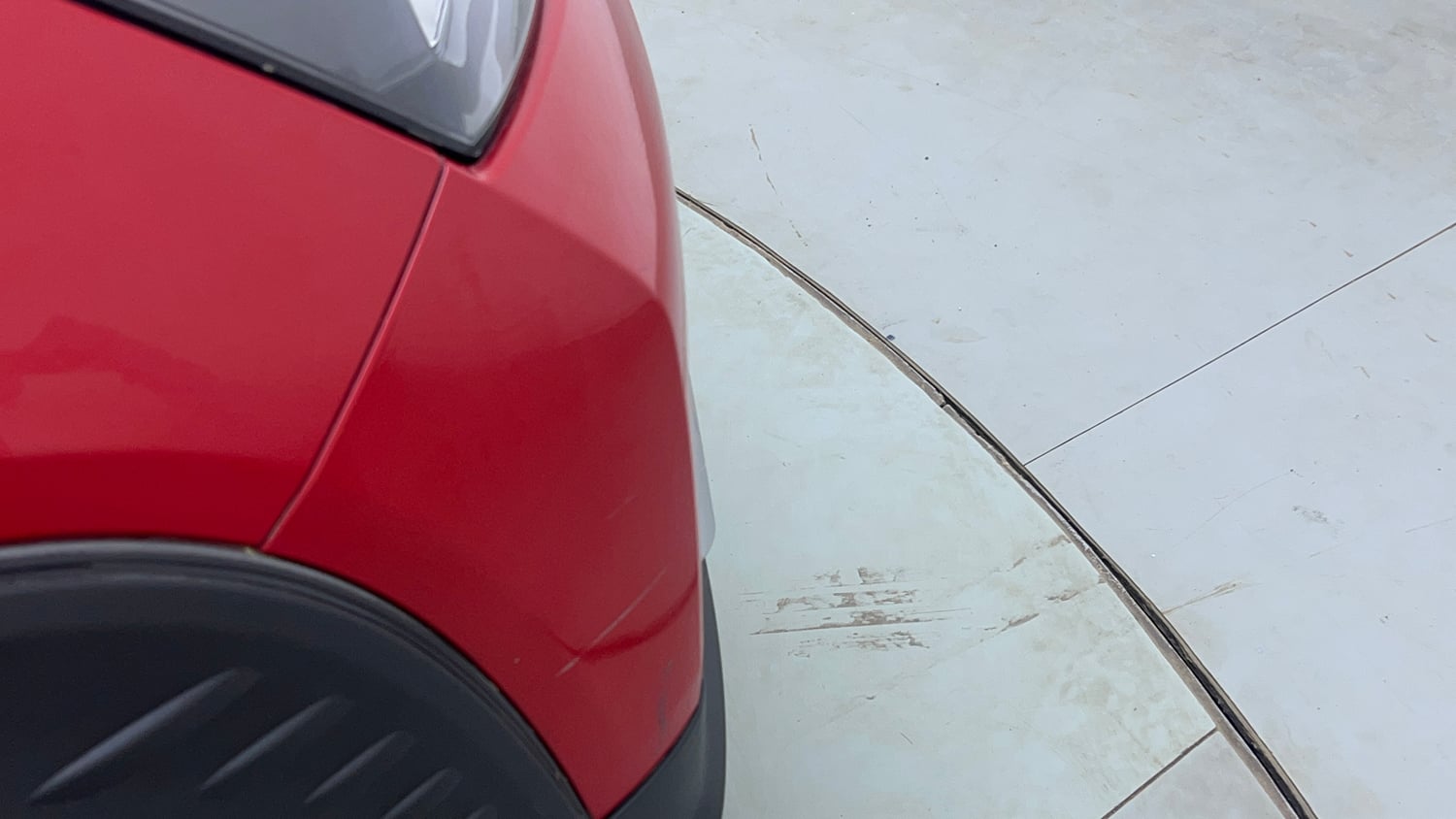 Used 2022 Maruti Suzuki Brezza Vxi AT Petrol Automatic dents MINOR SCRATCH