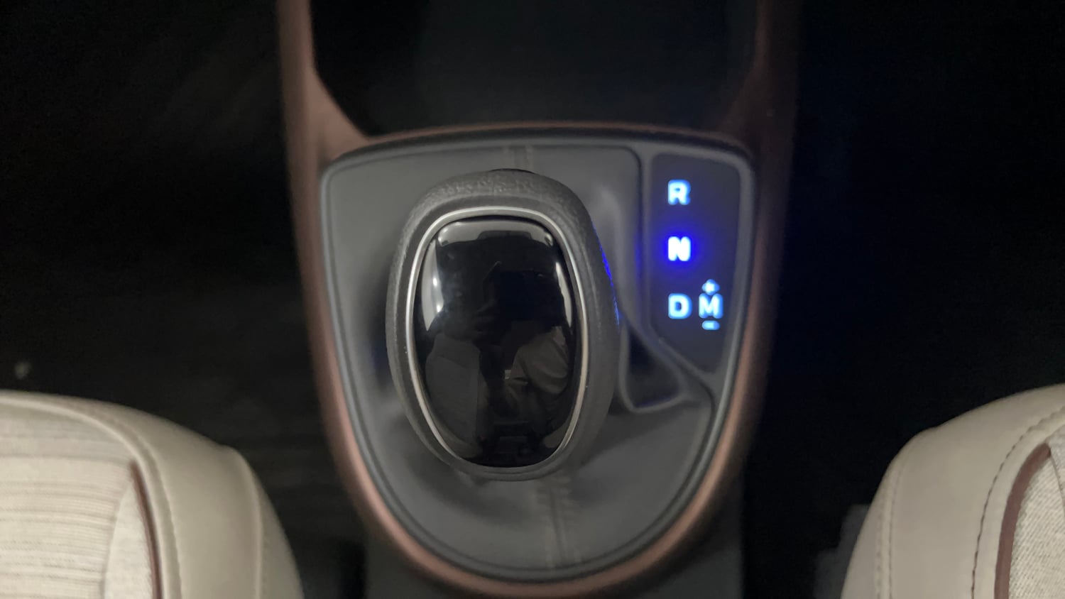 Used 2021 Hyundai Aura S 1.2 AMT Petrol Petrol Automatic interior GEAR  KNOB VIEW