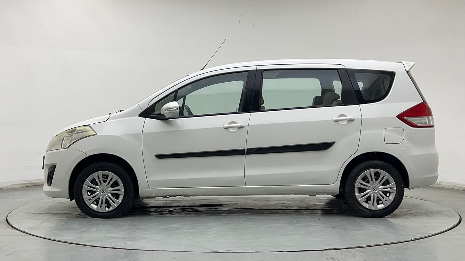 Used 2013 Maruti Suzuki Ertiga Vxi Petrol Manual exterior LEFT SIDE VIEW
