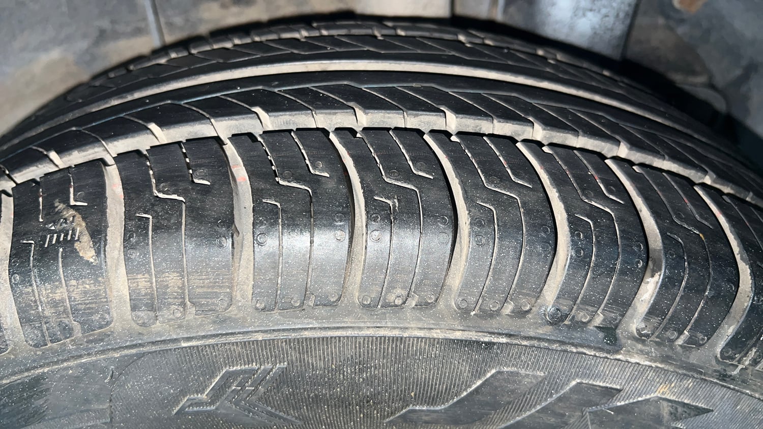 Used 2016 Hyundai Elite i20 Sportz 1.2 Petrol Manual tyres LEFT REAR TYRE TREAD VIEW