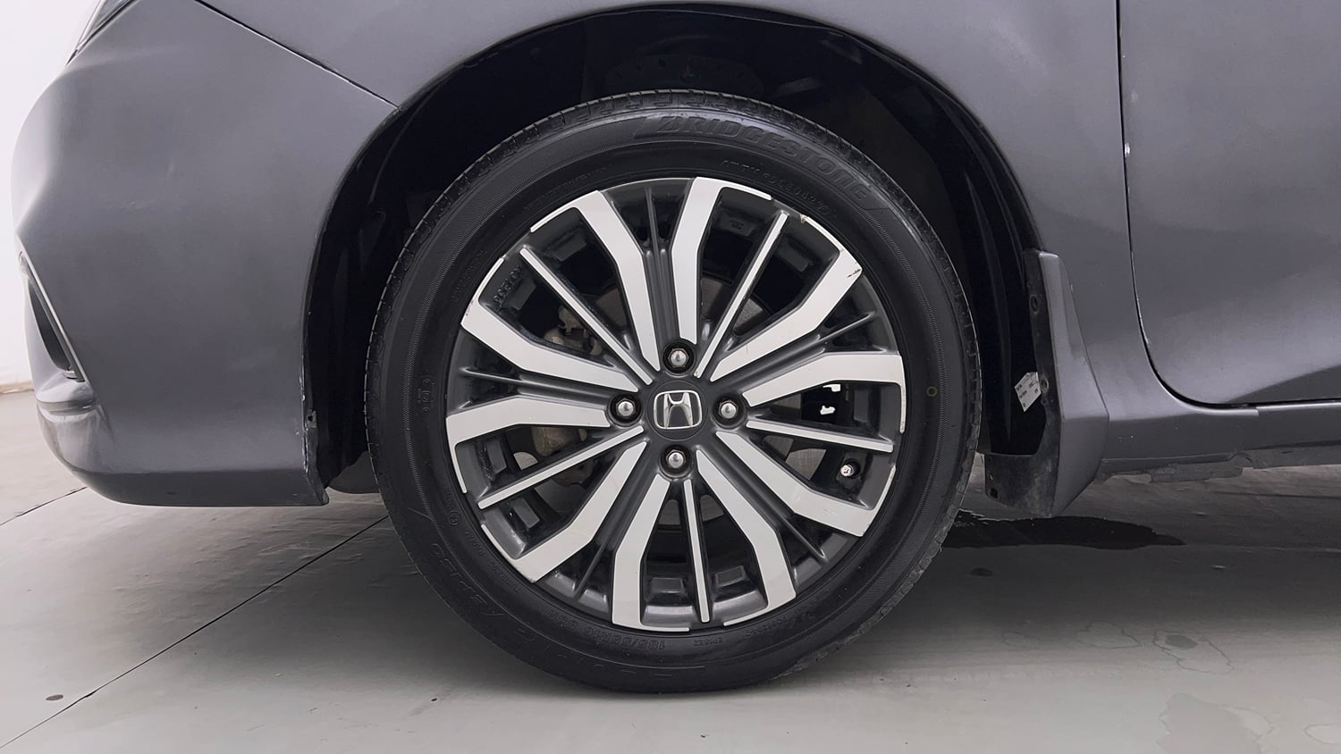 Used 2017 Honda City VX CVT Petrol Petrol Automatic tyres LEFT FRONT TYRE RIM VIEW