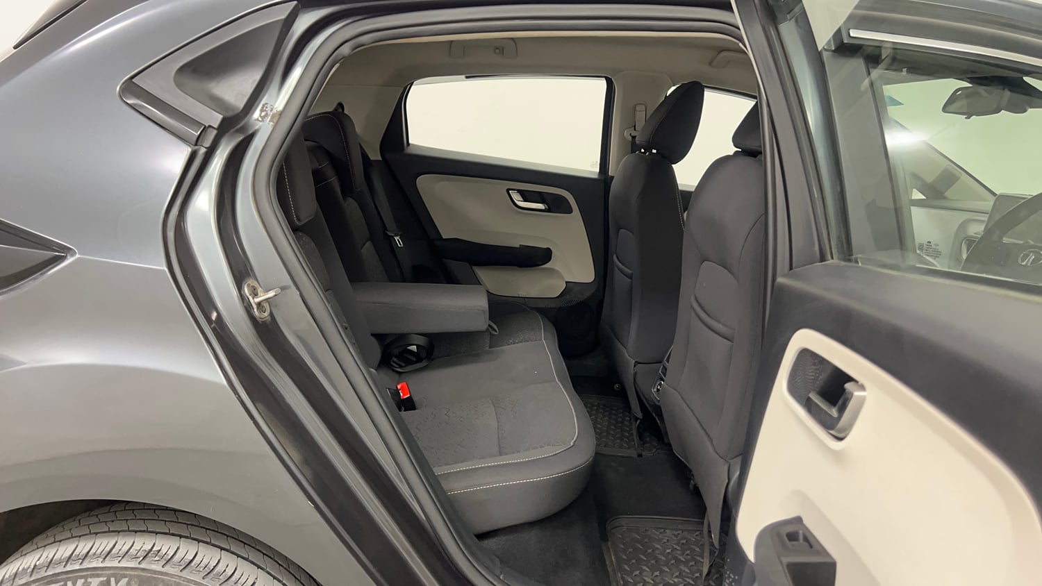 Used 2021 Tata Altroz XZ Petrol Petrol Manual interior RIGHT SIDE REAR DOOR CABIN VIEW